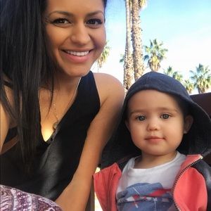 Meet your Poshers, Zaney & Mom 💕